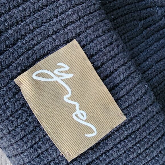 Yves Salomon 9WAA047XXMARD Bonnet Laine – Sophisticated Warmth for Cold Days! - Picture 3 of 11